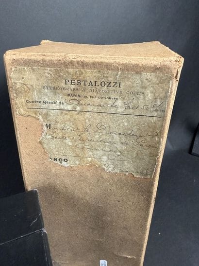 Lot comprenant : 1 lecteur de plaques stéréoscopiques...