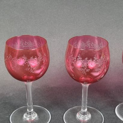 BACCARAT. Suite de 6 verres en cristal rose...