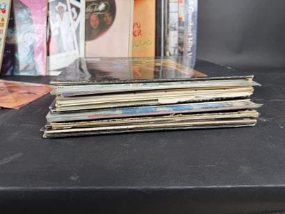 [VINYLES] Lot d'environ 43 disques 33 tours...