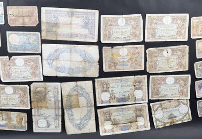 Lot de 35 anciens billets de banque français...