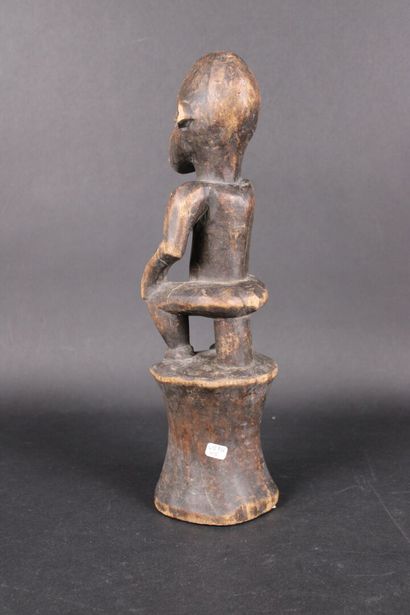 Statuette Pende en bois sculpté. RDC (H :...