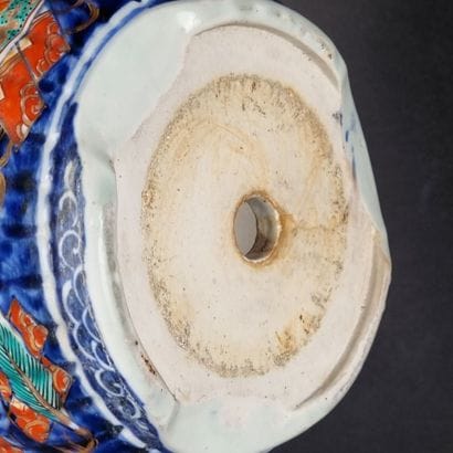Cache pot à col évasé en porcelaine polychrome...