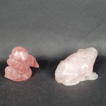 CHINE. Lot de 2 sujets en quartz rose sculpté...