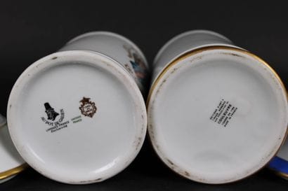 Lot de 2 pots à pharmacie en porcelaine 