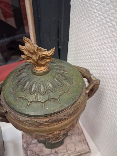 Grande garniture de cheminée en régule et...