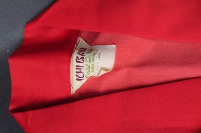 Veste-kimono en polyester, à décor de geisha....