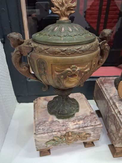 Grande garniture de cheminée en régule et...