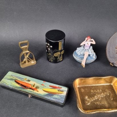 Manette : biscuit Jeanne d'Arc, vide-poche...