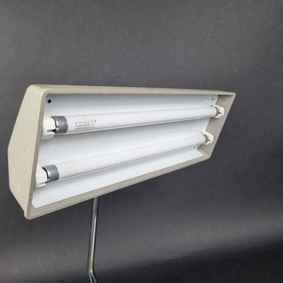 WALDMANN LEUCHTEN. Lampe de bureau en métal...