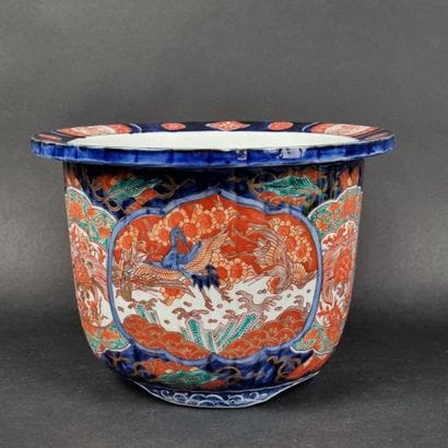 Cache pot à col évasé en porcelaine polychrome...