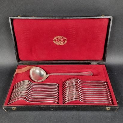 CHRISTOFLE. Partie de ménagère en métal argenté...