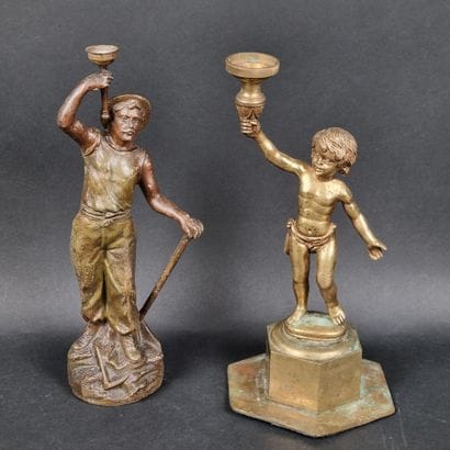 Lot de 2 statuettes, l'une en régule représentant...
