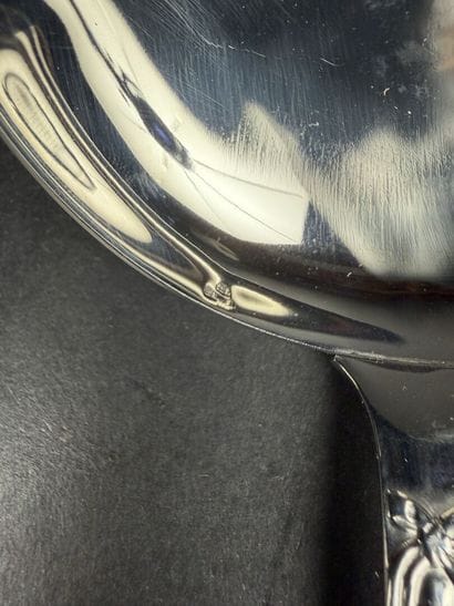 Partie de ménagère en inox modèle ruban comprenant...