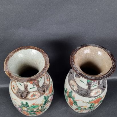 Paire de vases en porcelaine de Nankin, à...