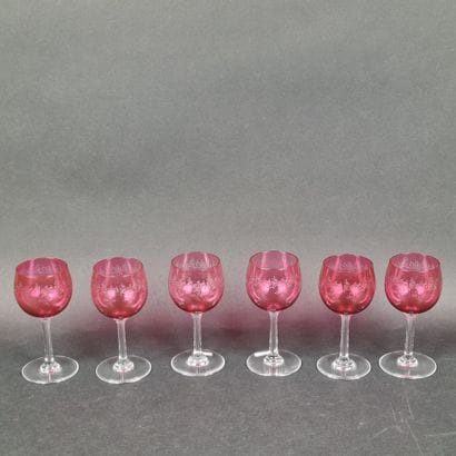 BACCARAT. Suite de 6 verres en cristal rose...