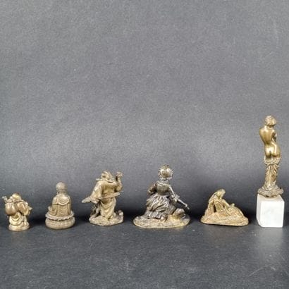Lot de 6 petits bronzes dont trois chinois,...
