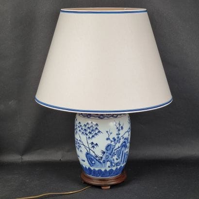 Lampe à poser en porcelaine émaillée bleu...