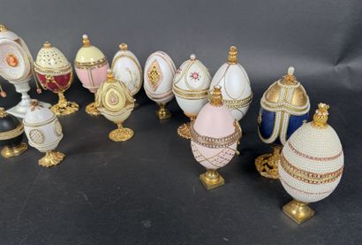 Lot de 22 œufs de canard et poule décoratifs,...