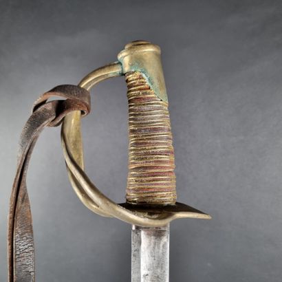Sabre de cavalerie, garde en laiton à trois...