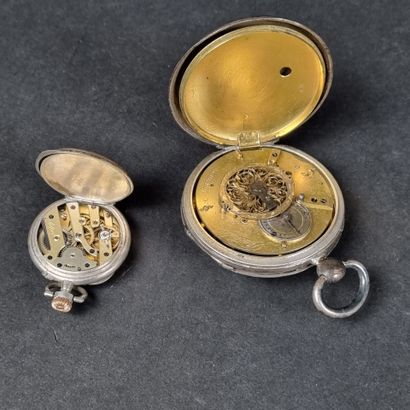 Lot comprenant : 1 montre de gousset en argent,...