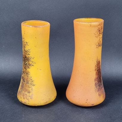 Attribué à LEGRAS. Lot de 2 vases en verre...