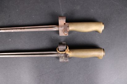Lot de 2 baïonnettes Lebel, mod. 1886 (L...