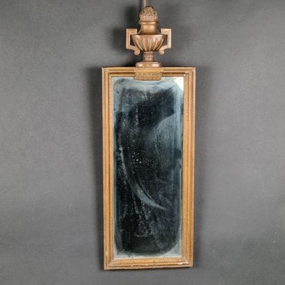 Petit miroir rectangulaire en bois et stuc...