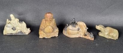 CHINE. Lot de 4 sujets et rince-pinceaux...