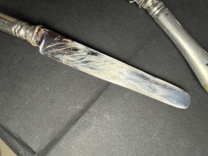 Ensemble de couteaux à manches en argent...