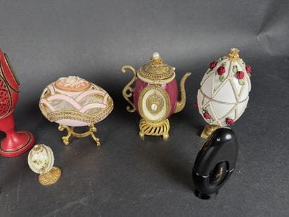 Lot de 11 oeufs de canard et caille décoratifs,...