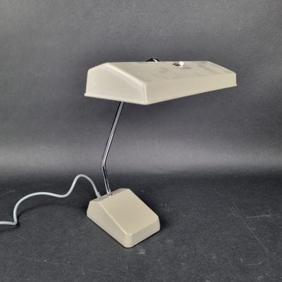 WALDMANN LEUCHTEN. Lampe de bureau en métal...