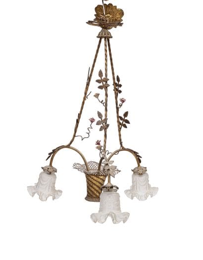 Lustre en bronze doré à trois bras de lumières,...