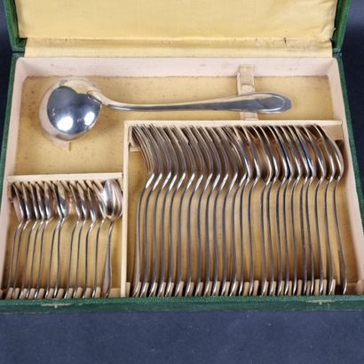 Ménagère en métal argenté comprenant : 1...