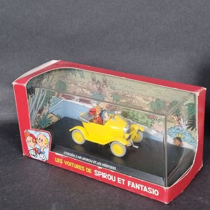 SPIROU. Lot de 2 voitures miniatures avec...