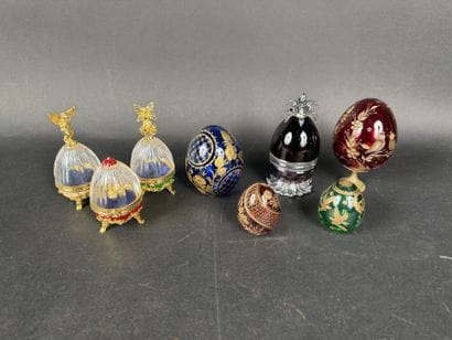 Lot de 8 oeufs décoratifs en verre, certains...
