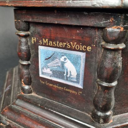 Gramophone octogonal en bois noirci His Master's...