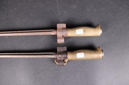 Lot de 2 baïonnettes Lebel, mod. 1886 (L...