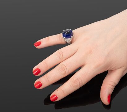CARTIER
Bague Saphir/Diamants en platine...