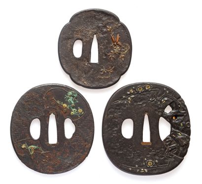 JAPON - Époque EDO (1603-1868)
Trois tsuba...