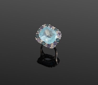 Isabelle LANGLOIS. Collection Emotion coussin
Bague...