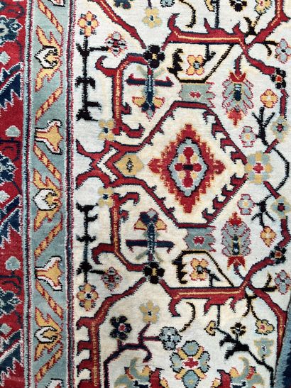 AGRA. India, 19th century
Large Indian carpet,...