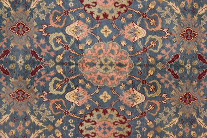 AGRA. India, late 19th - early 20th century
Carpet...