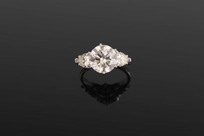 Bague en or gris 750‰ et platine, ornée d'un...