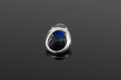 CARTIER
Bague Saphir/Diamants en platine...