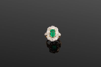 MELLERIO
Bague marguerite en or jaune 750‰...