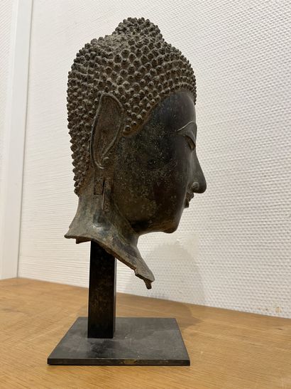 THAILANDE - Sukothai (XVe)
Tête de bouddha,...
