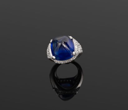 CARTIER
Bague Saphir/Diamants en platine...