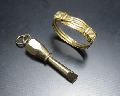 Bague en or 750‰ fileté.
Poids : 2,6 g -...