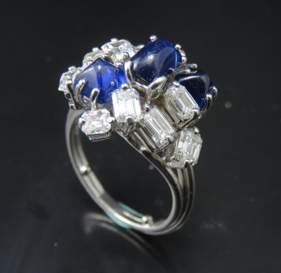Bague Saphirs/Diamants en platine et or gris...