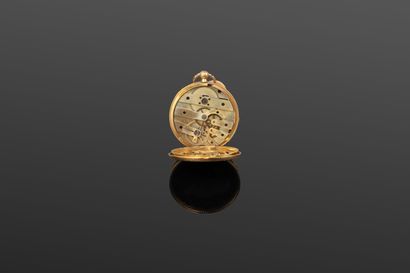 Montre de col en or 750‰, le dos émaillé...